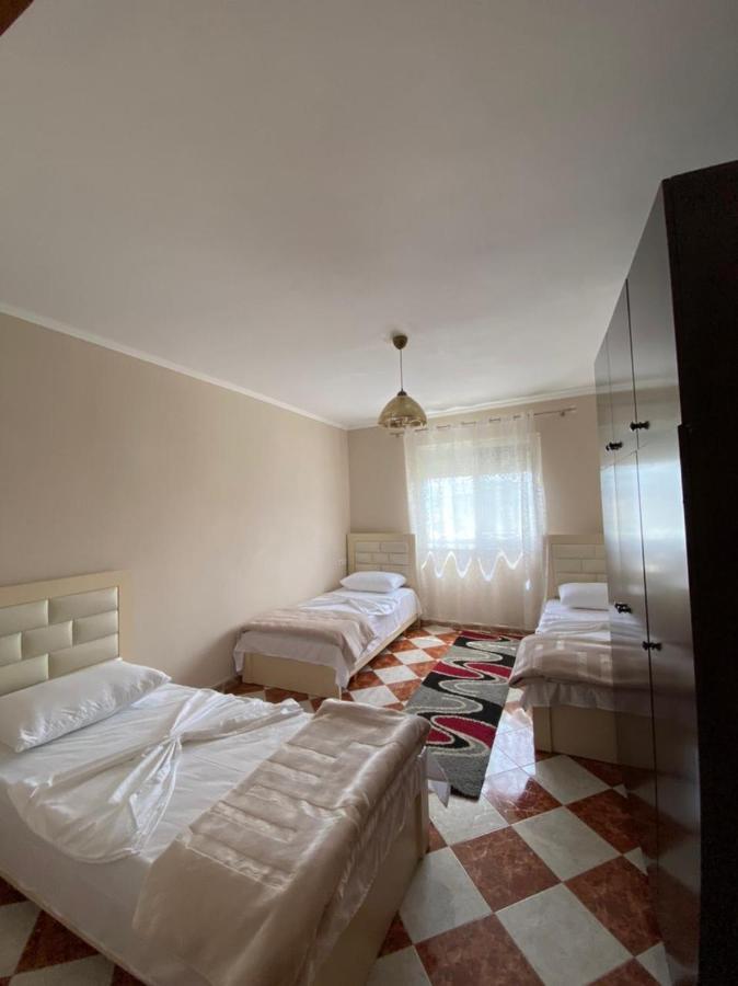 Dibra's Apartament *